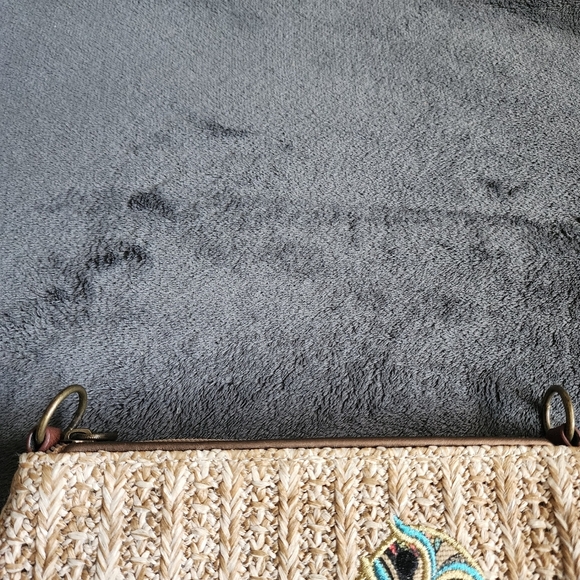 SAKROOTS Embroidered Straw Purse/Clutch - Picture 4 of 4